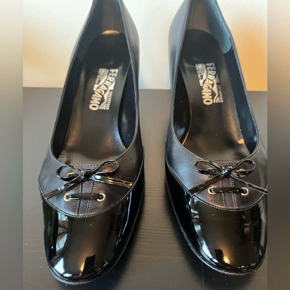 Salvatore Ferragamo Black Leather Bow Tie Pumps Size 11 - Picture 3 of 10